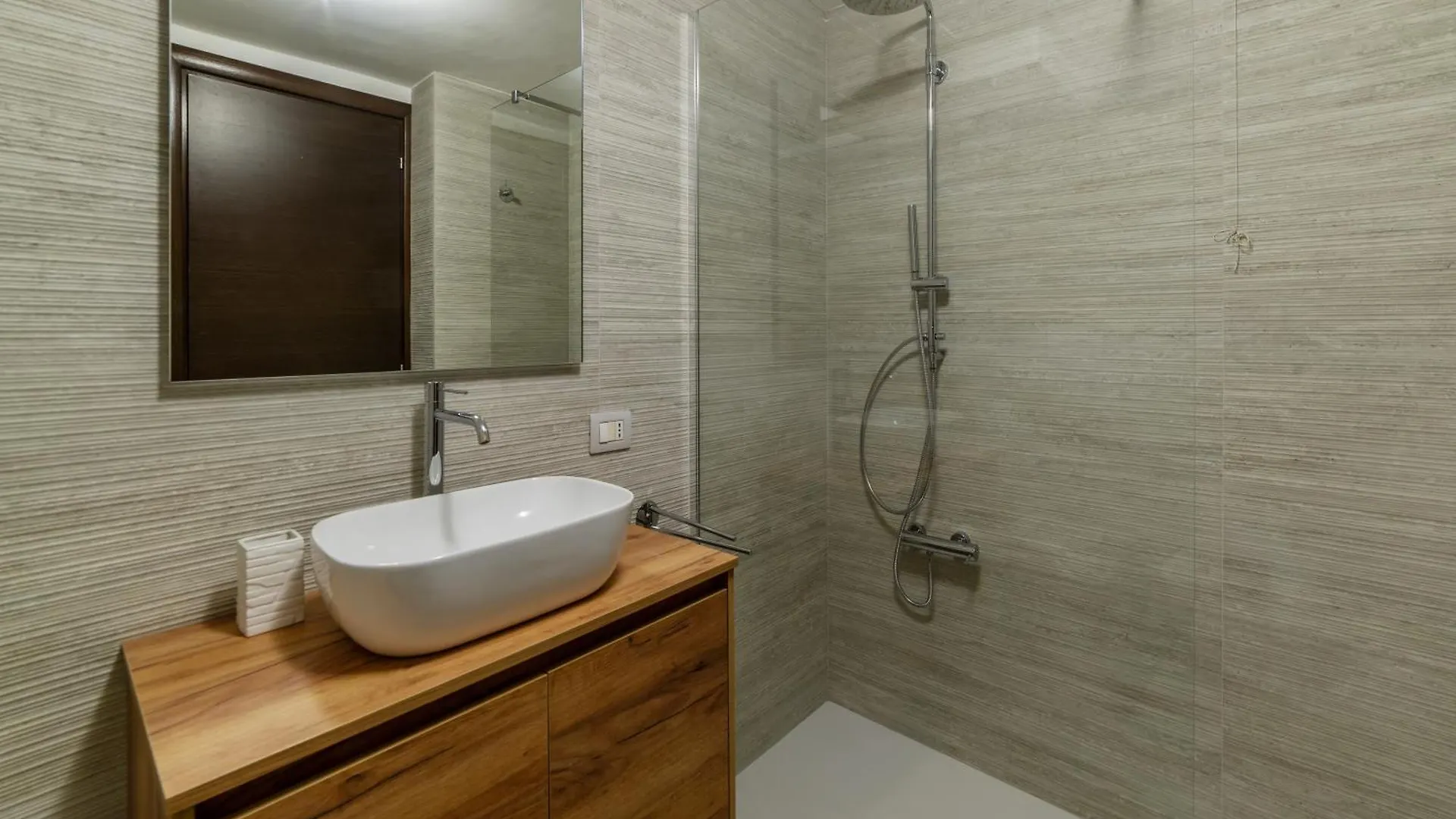 Trastevere Three Cozy Rooms Rome Apartment